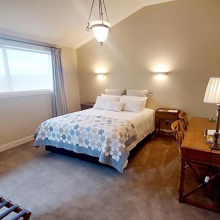 Country Lodge Kinloch Таупо Екстериор снимка