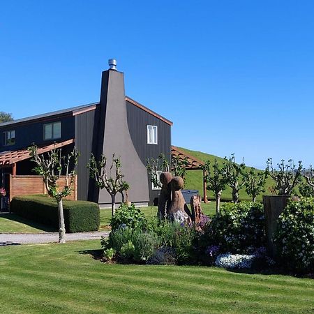Country Lodge Kinloch Таупо Екстериор снимка