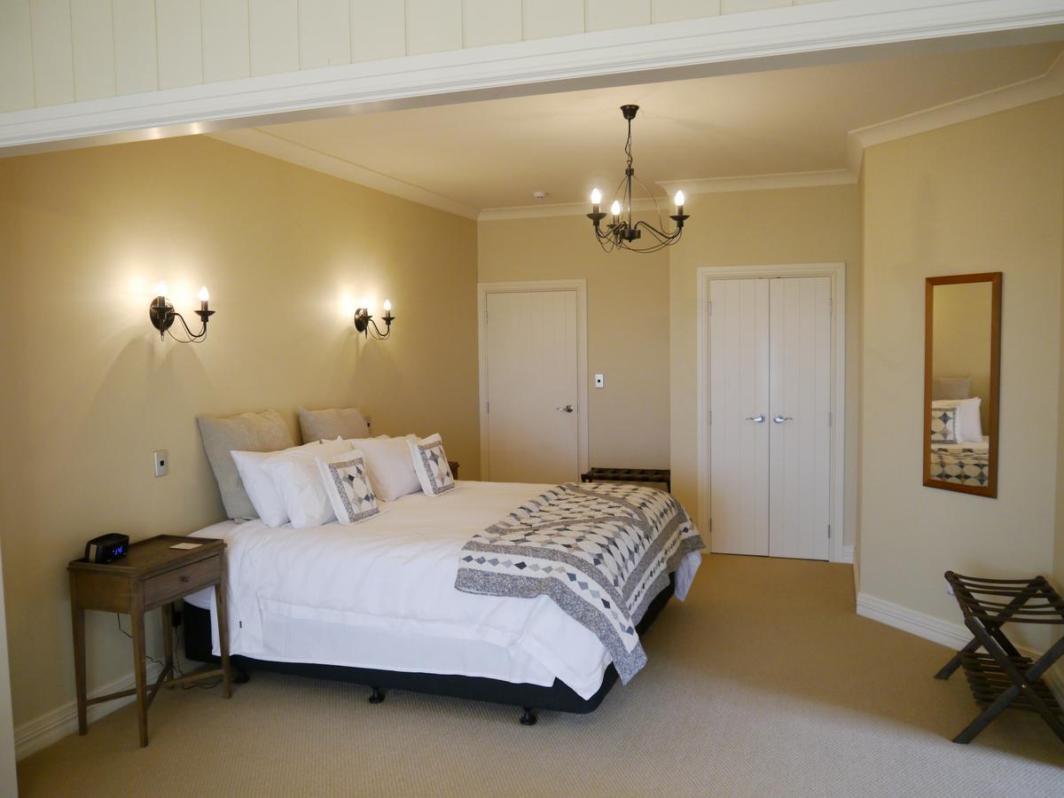 Country Lodge Kinloch Таупо Екстериор снимка